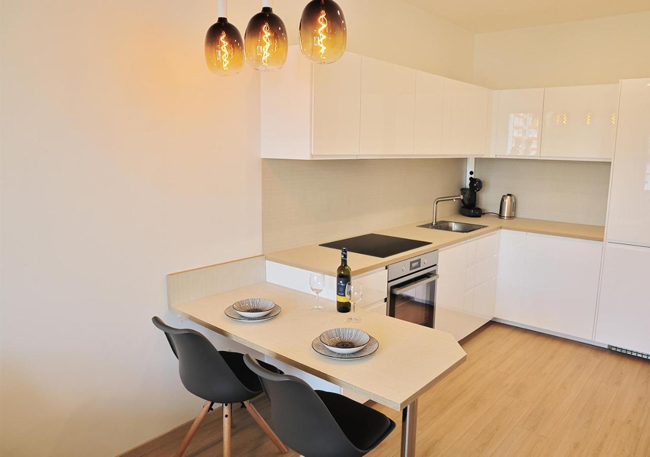 New Cozy 2 Room Pink Apartment Bratislava 059 Buitenkant foto