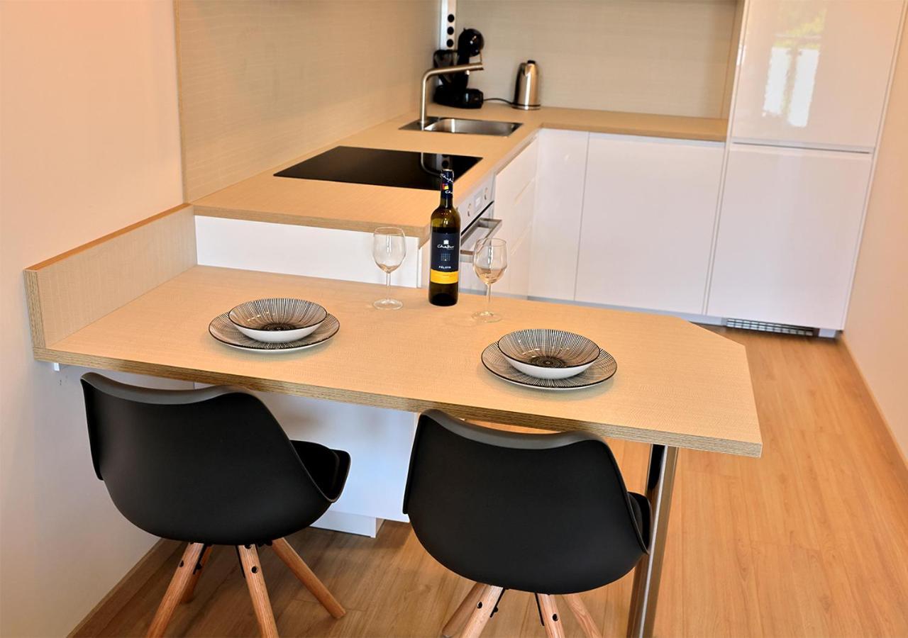 New Cozy 2 Room Pink Apartment Bratislava 059 Buitenkant foto