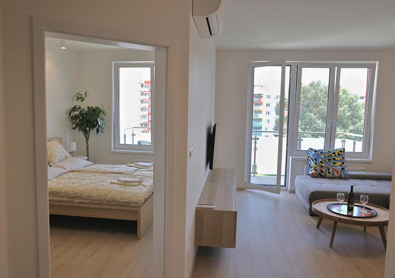 New Cozy 2 Room Pink Apartment Bratislava 059 Buitenkant foto