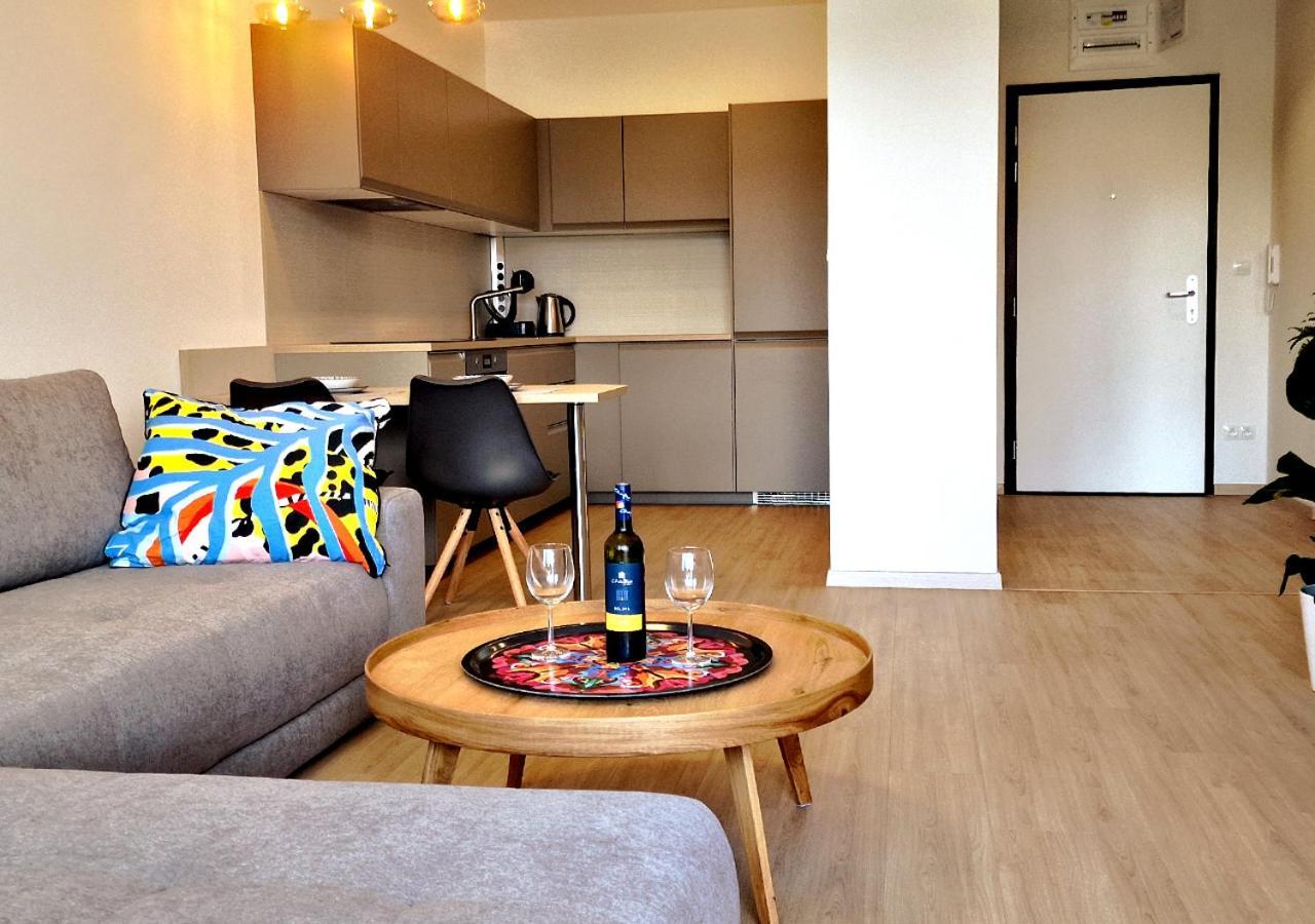 New Cozy 2 Room Pink Apartment Bratislava 059 Buitenkant foto